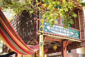 Harry's Ocean House Watukarung Homestay